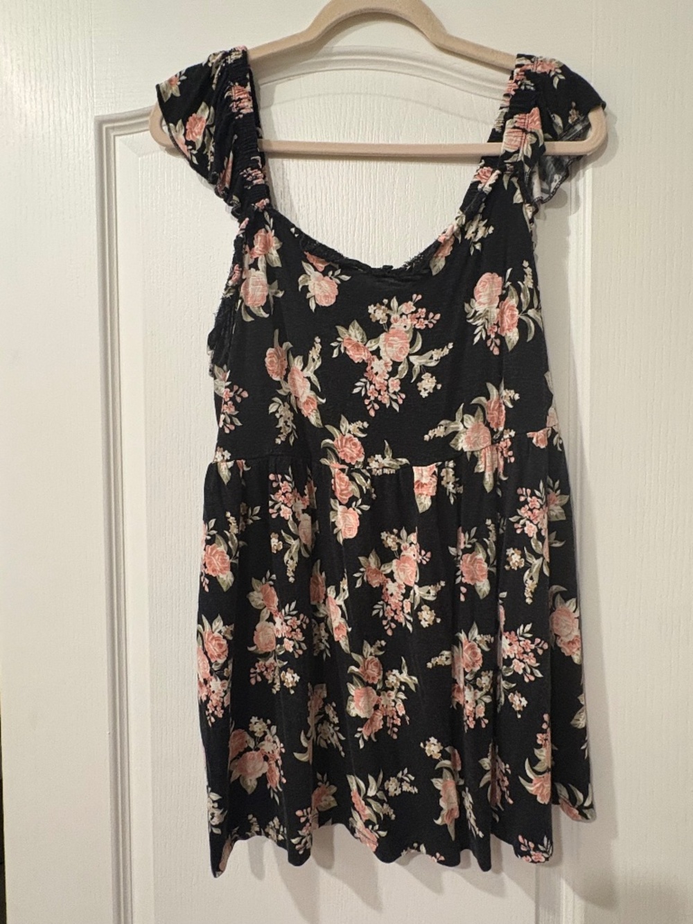 Torrid Black Floral Babydoll Top Size 3 (22/24) Ruffle Sleeve